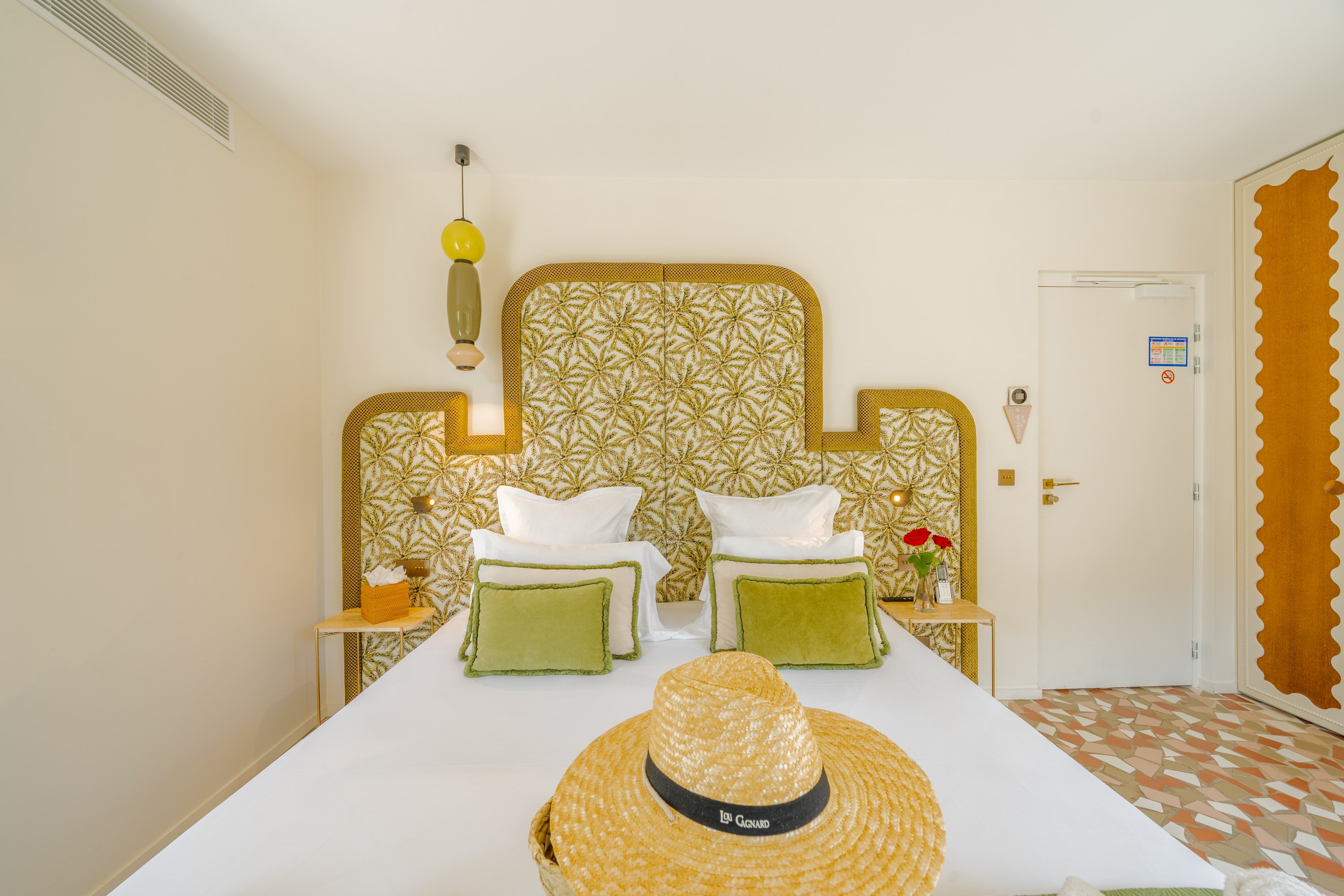 Deluxe with terrace - Miniature 2
